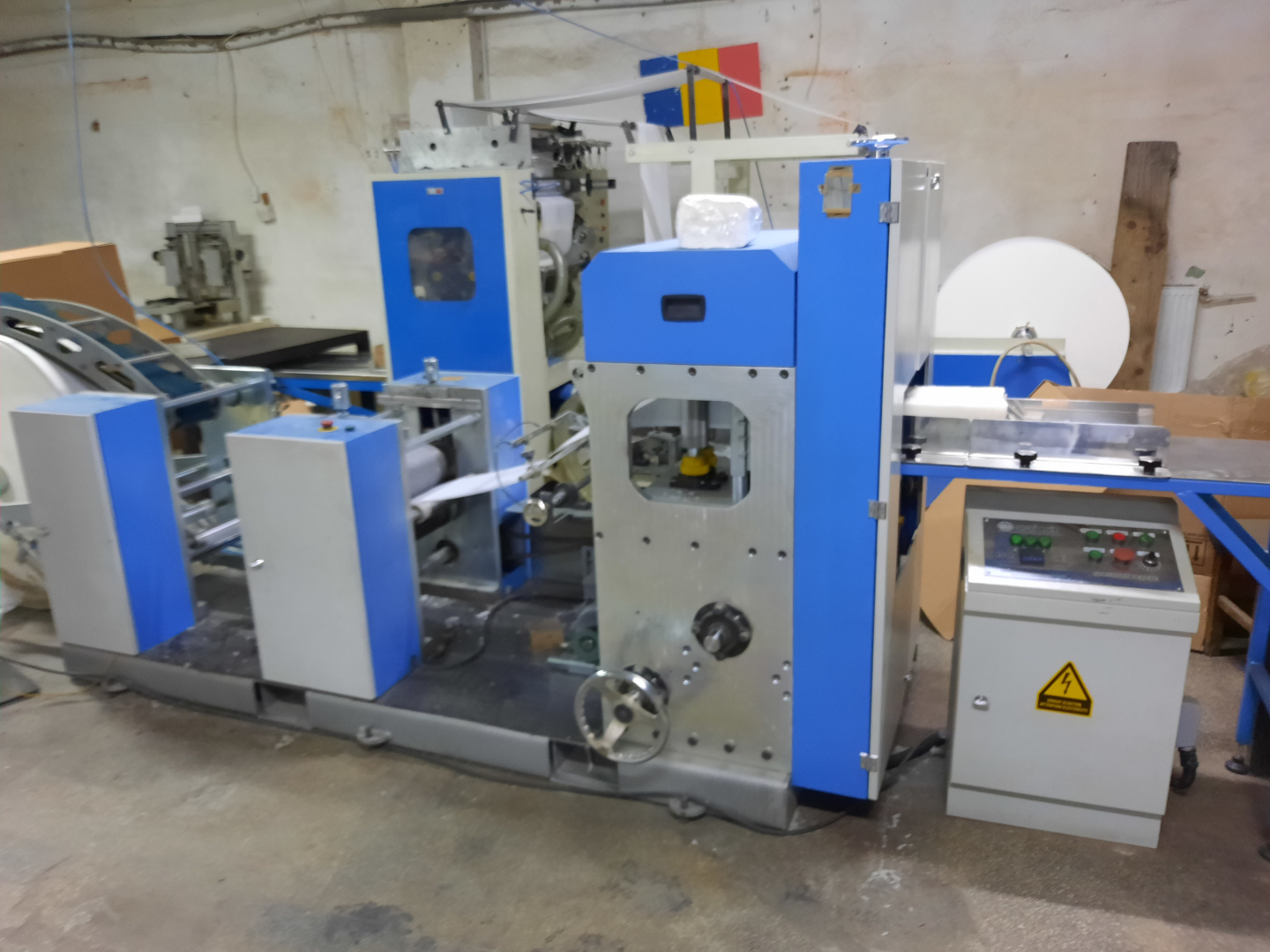 MASINA PRODUS SERVETELE