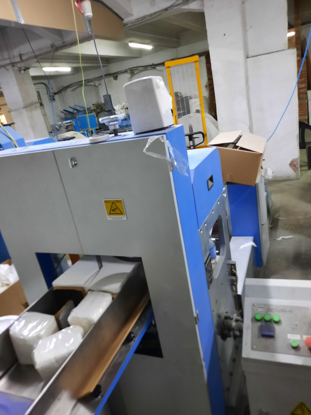 UTILAJ FABRICAREA SERVETELELOR