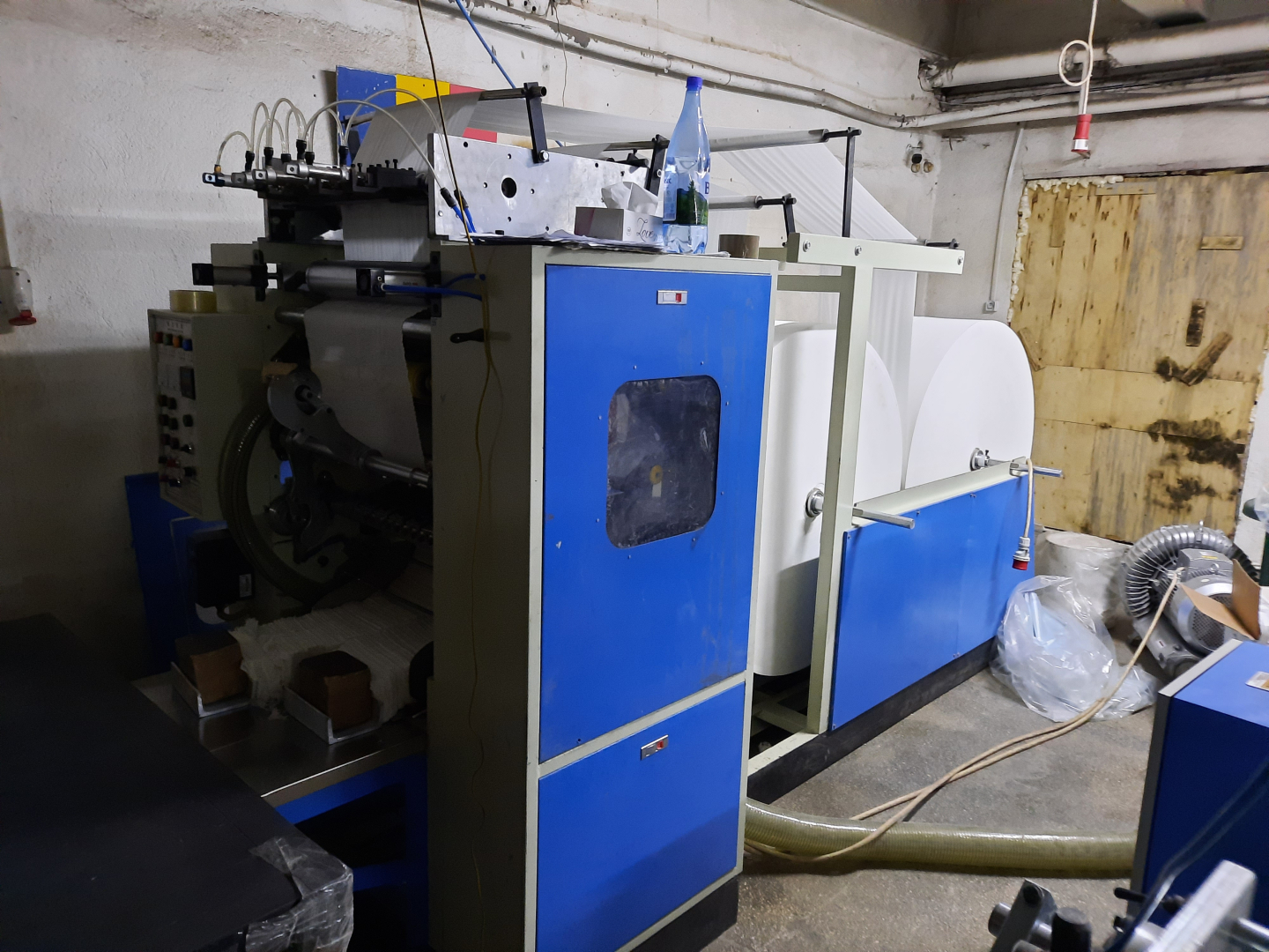 MAȘINĂ DE FABRICAT HÂRTIE IGIENICĂ